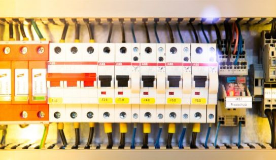 How to Replace a Fuse in a Fuse Box