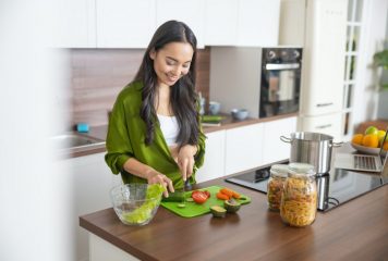 How to Clean a Plastic Cutting Board