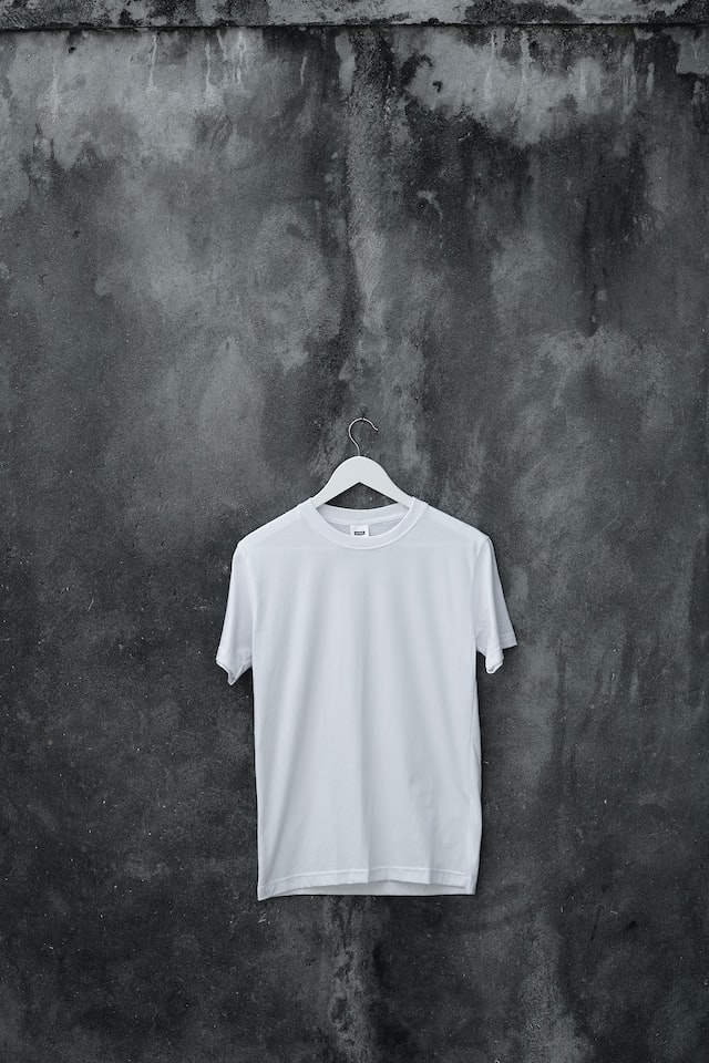 white t shirt