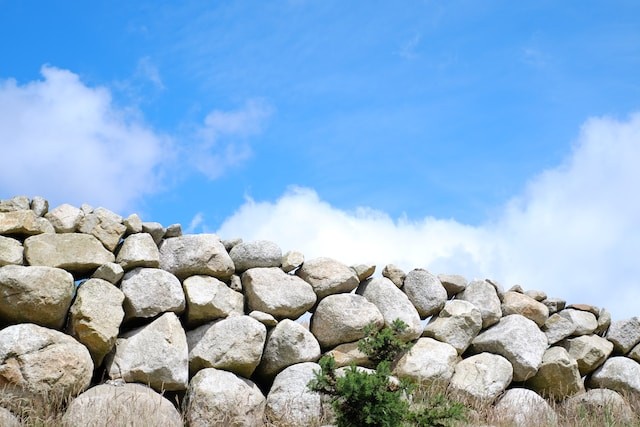 photo of boulder wall