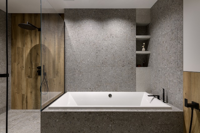 bathroom in grey tones
